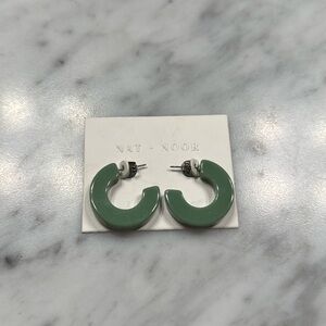 Nat+Noor Ray Sage Hoop Earrings